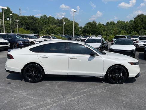 Used 2023 Honda Accord Sport image 2
