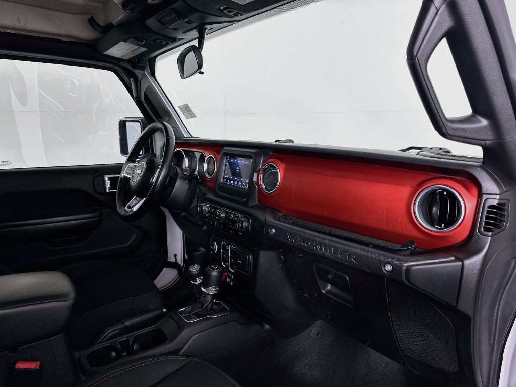Used 2021 Jeep Wrangler Unlimited Rubicon w/ Cold Weather Group AWD/4WD image 28