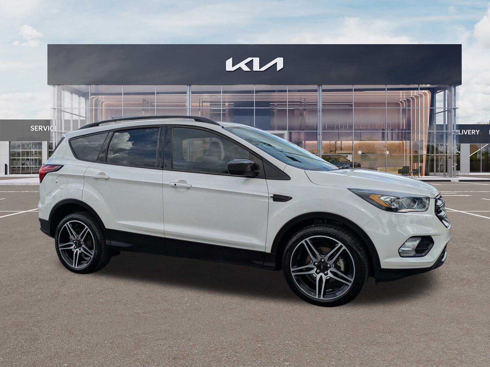 Used 2019 Ford Escape SEL FWD image 2