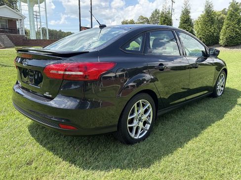 Used 2015 Ford Focus SE w/ Equipment Group 201A FWD image 8