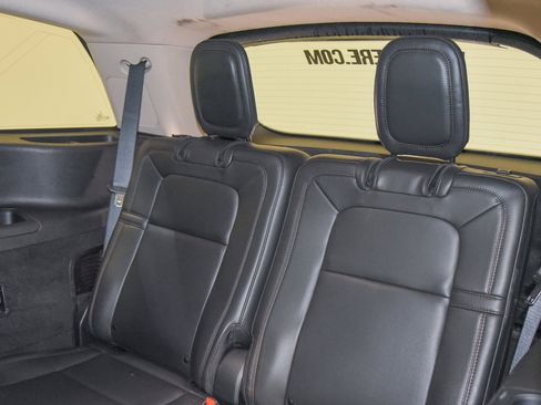 Used 2020 Lincoln Aviator Reserve w/ Equipment Group 202A image 7