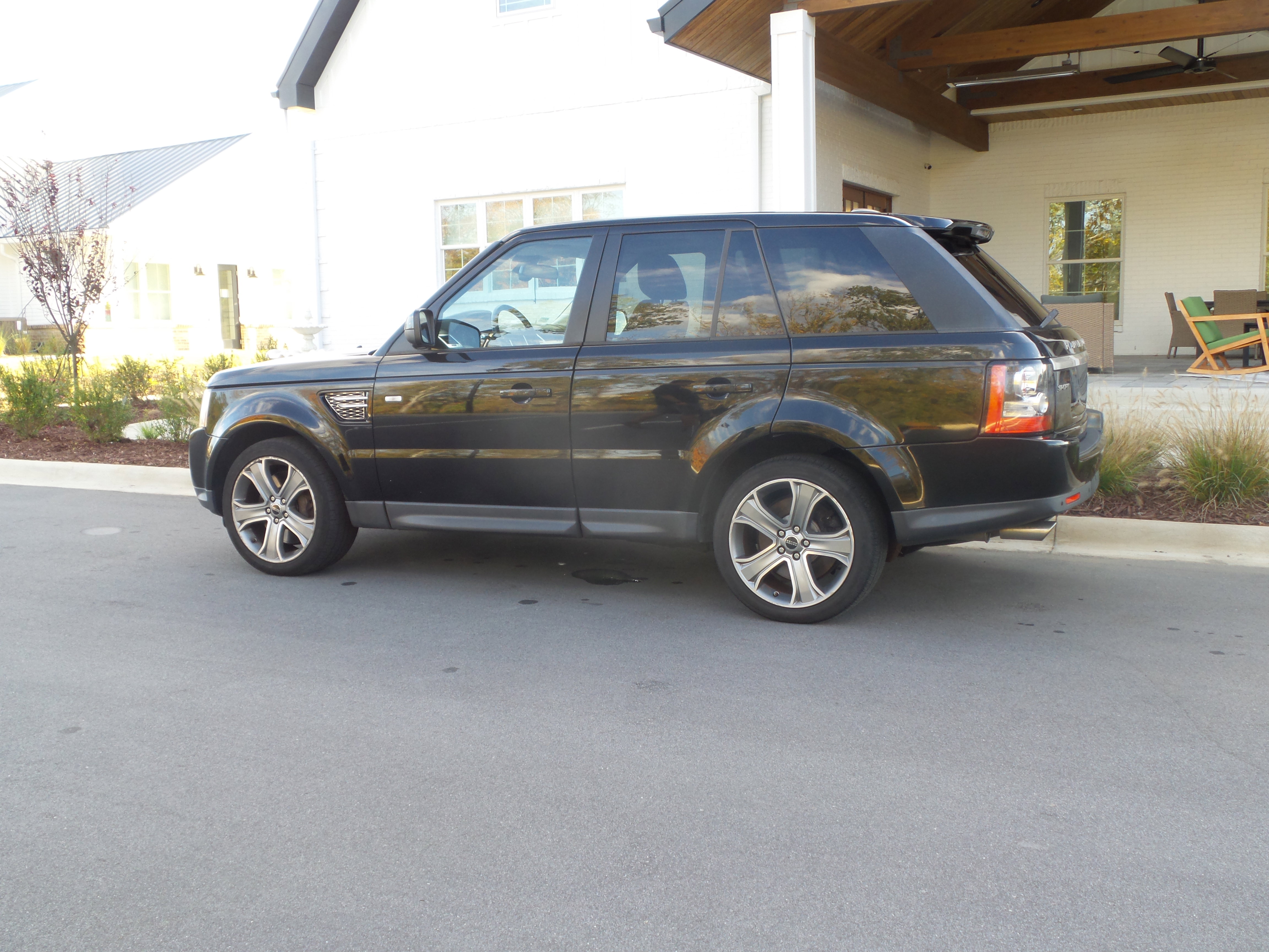 Used 2012 Land Rover Range Rover Sport Supercharged AWD/4WD image 10