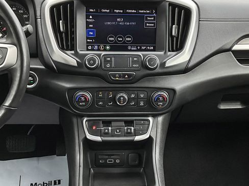 Certified 2022 GMC Terrain SLT FWD image 8