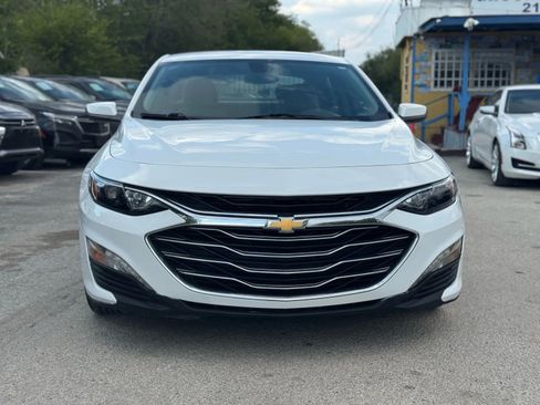 Used 2021 Chevrolet Malibu LT image 2