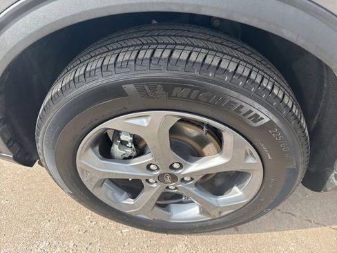 Used 2025 Ford Escape ST-Line image 17