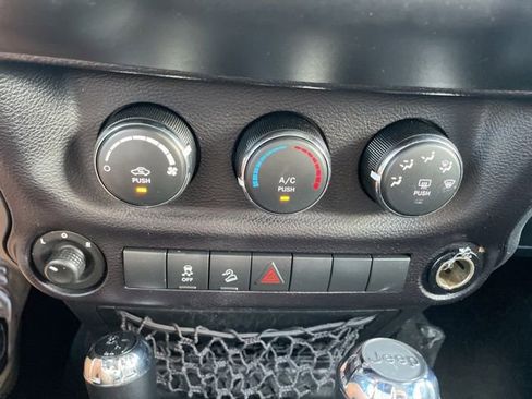 Used 2016 Jeep Wrangler Unlimited Sport w/ Quick Order Package 24S AWD/4WD image 18