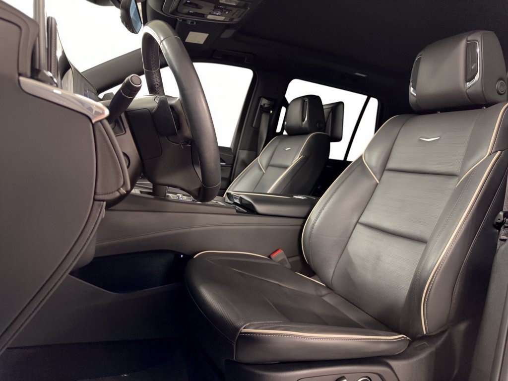 Used 2023 Cadillac Escalade Sport w/ LPO, ONYX Package AWD/4WD image 5