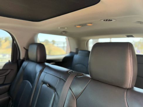 Used 2017 GMC Acadia Limited SLT FWD image 21