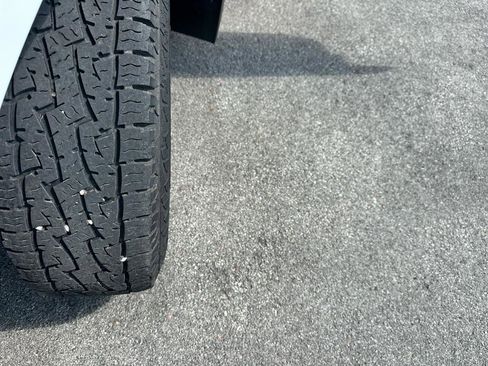 Used 2018 Nissan NV 2500 SV w/ Navigation Package image 17