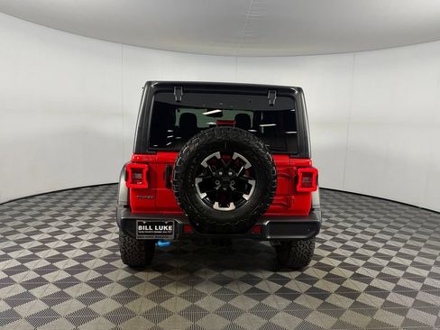 Used 2025 Jeep Wrangler Unlimited Rubicon 4xe w/ Safety Group AWD/4WD image 8