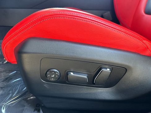 Used 2025 BMW M5 w/ Carbon Package image 13