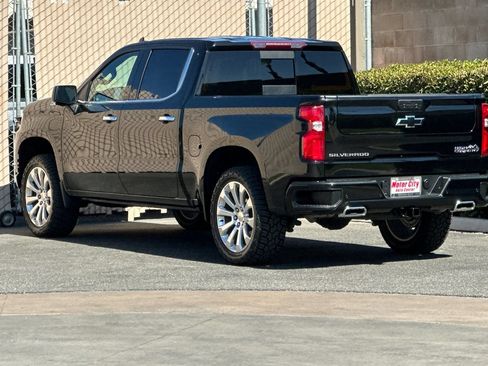 Used 2022 Chevrolet Silverado 1500 High Country w/ LPO, Dark Essentials Package AWD/4WD image 6