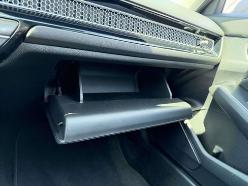 Used 2022 Honda Civic Touring image 38