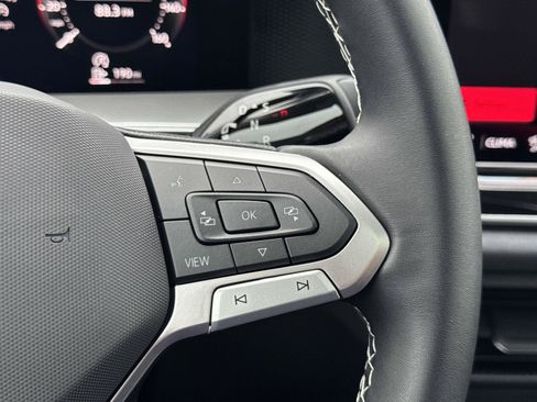 New 2026 Volkswagen Tiguan SE FWD image 20