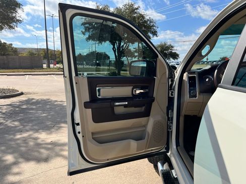 Used 2018 RAM 1500 Laramie w/ Convenience Group image 11