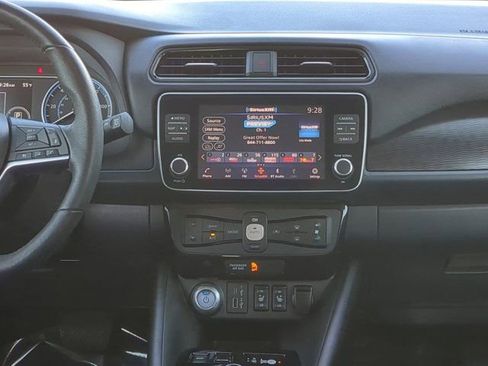Used 2022 Nissan Leaf SV image 16