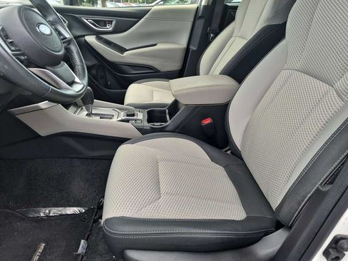 Used 2023 Subaru Forester Premium AWD/4WD image 16
