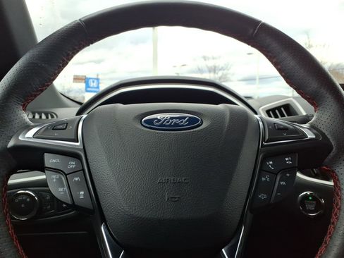 Used 2021 Ford Edge ST-Line image 27