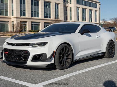 Used 2017 Chevrolet Camaro ZL1 RWD image 14