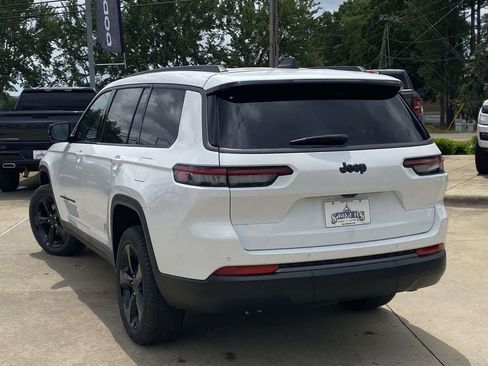 New 2026 Jeep Grand Cherokee L Limited w/ Limited Altitude Package RWD image 4