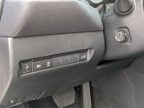 Used 2023 Toyota Venza XLE w/ Activity Package (TMS) AWD/4WD image 16