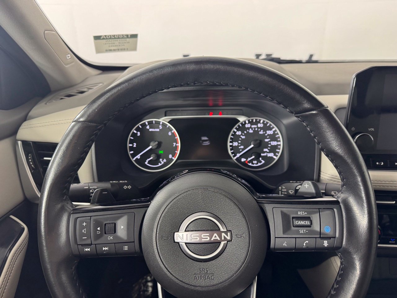 Used 2023 Nissan Rogue SL AWD/4WD image 17
