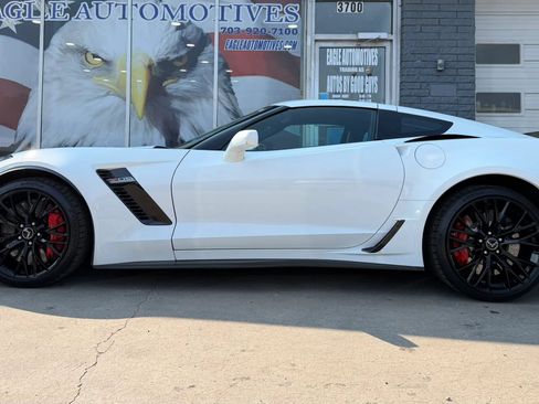 Used 2015 Chevrolet Corvette Z06 w/ 3LZ Preferred Equipment Group RWD image 6