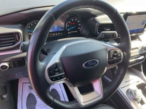 Used 2023 Ford Explorer XLT w/ Equipment Group 202A AWD/4WD image 14