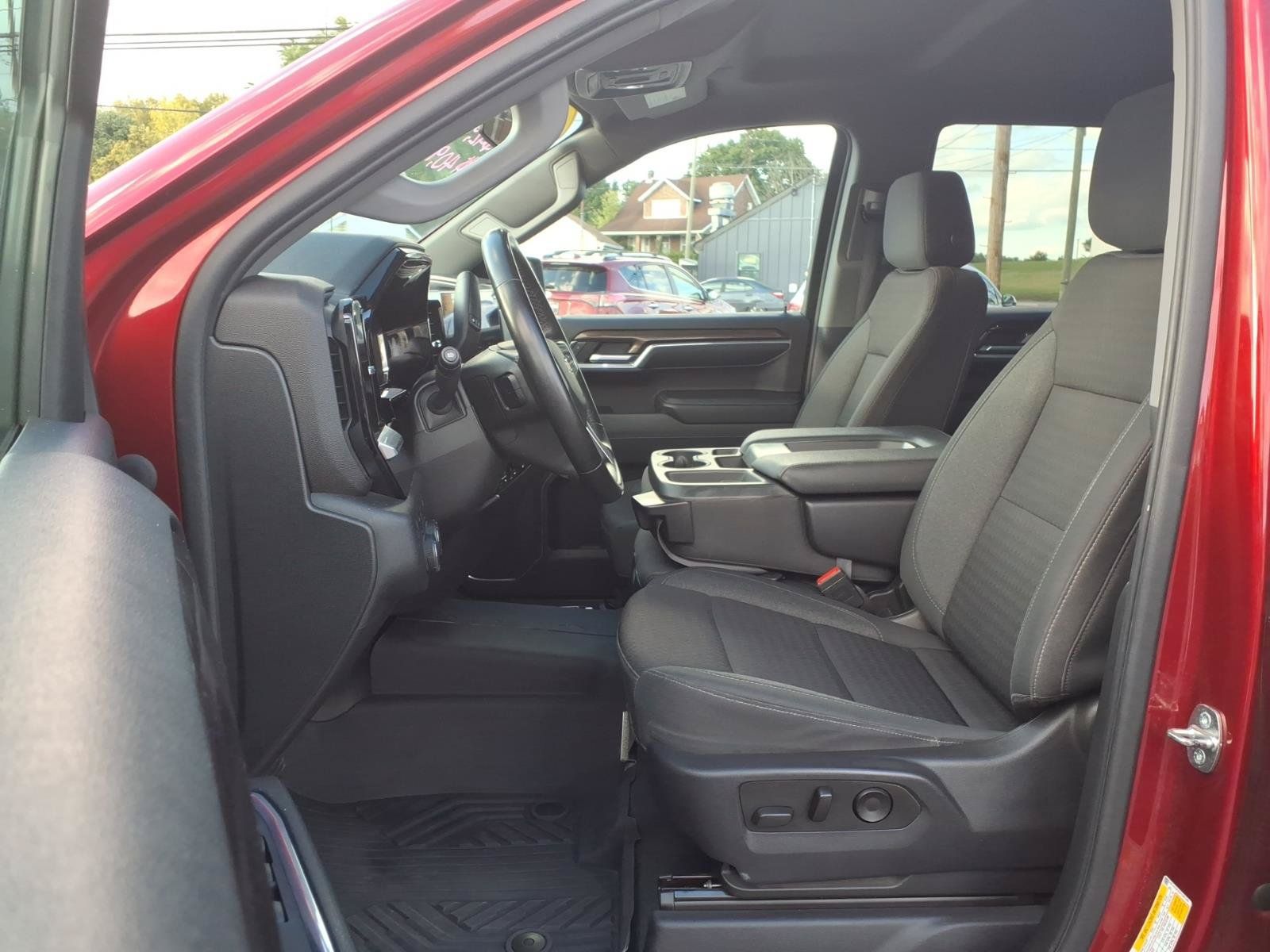 Used 2023 Chevrolet Silverado 1500 LT AWD/4WD image 13