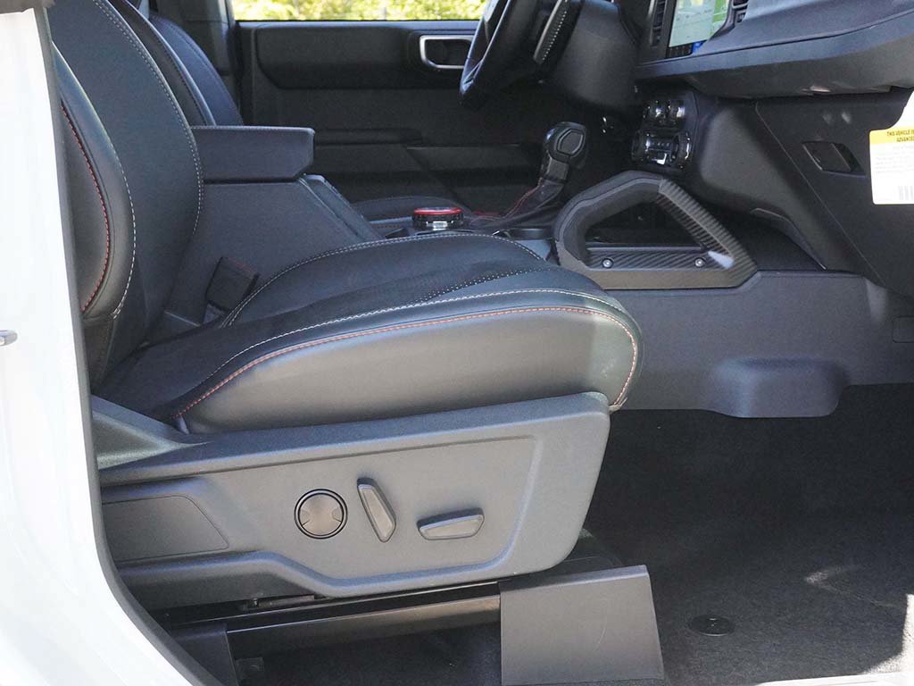 Used 2026 Ford Bronco Raptor w/ Interior Carbon Fiber Pack AWD/4WD image 26