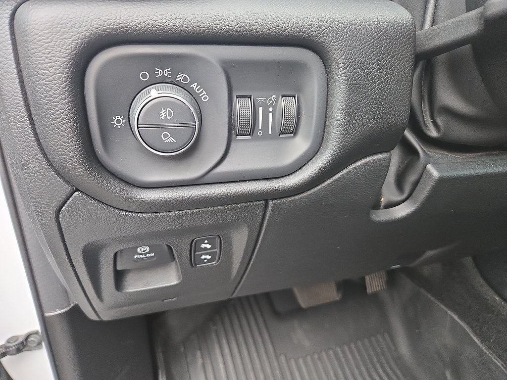 Used 2023 RAM 1500 Laramie AWD/4WD image 22
