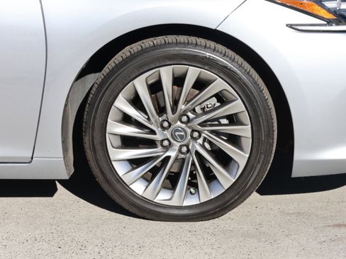 Used 2022 Lexus ES 350 Ultra Luxury image 11