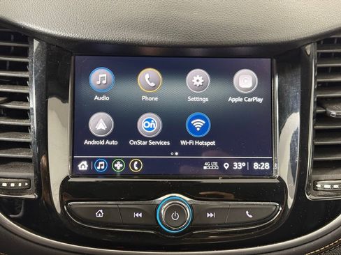 Used 2018 Chevrolet Trax LT w/ LT Convenience Package image 4