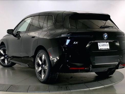 Used 2024 BMW iX xDrive50 w/ Premium Package AWD/4WD image 9