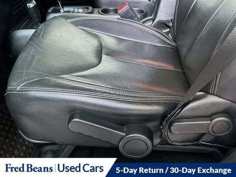 Used 2018 Jeep Wrangler Unlimited Sahara w/ Connectivity Group image 18