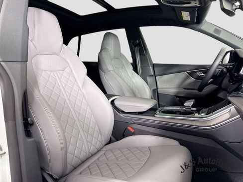 Used 2024 Audi SQ8 Prestige w/ Prestige Package AWD/4WD image 36