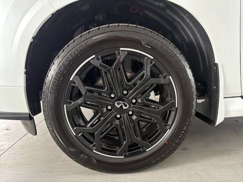 Certified 2026 INFINITI QX80 4WD w/ Sport Exterior Package image 4