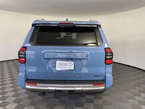 Used 2025 Toyota 4Runner Limited AWD/4WD image 7