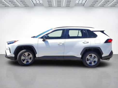 Used 2025 Toyota RAV4 LE AWD/4WD image 7
