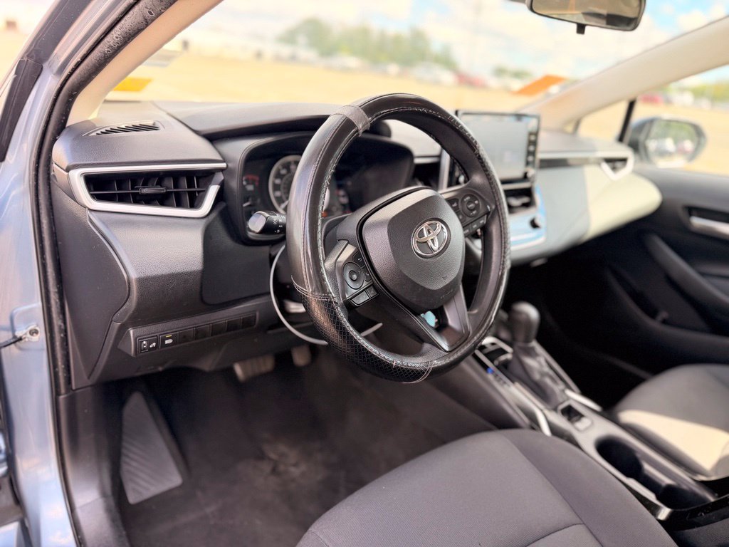 Used 2020 Toyota Corolla LE FWD image 9