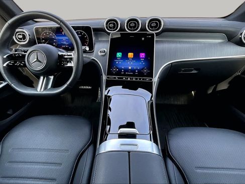 Used 2025 Mercedes-Benz GLC 300 image 16