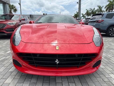 Used 2015 Ferrari California T RWD image 2