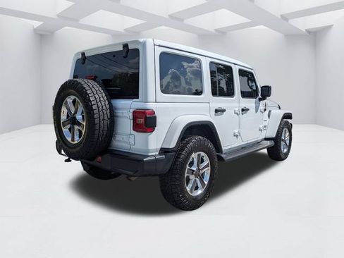 Used 2021 Jeep Wrangler Unlimited Sahara AWD/4WD image 5