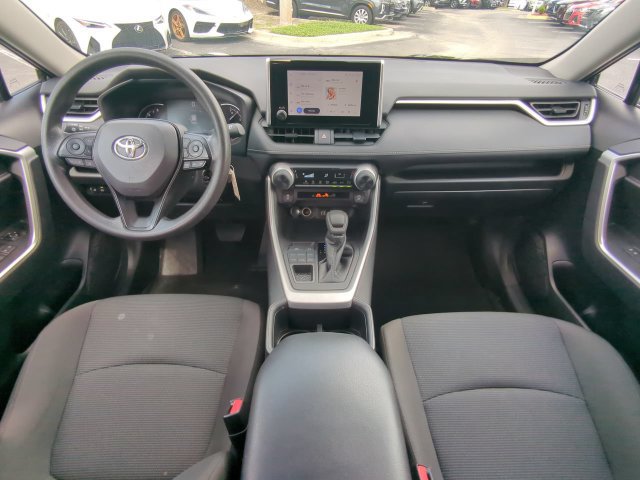 Used 2025 Toyota RAV4 LE AWD/4WD image 16