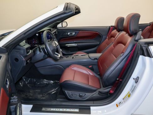 Used 2024 Ford Mustang GT Premium RWD image 13