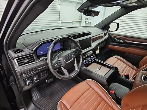 Certified 2024 GMC Yukon Denali Ultimate image 11