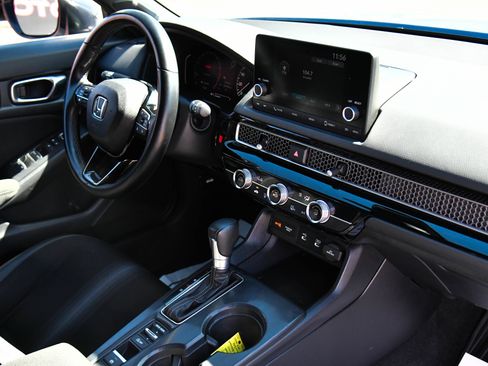 Used 2025 Honda Civic Sport image 40