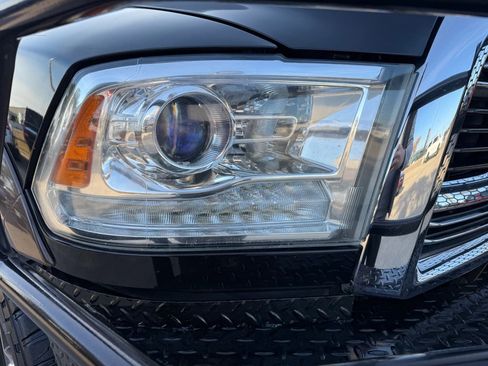 Used 2018 RAM 2500 Longhorn image 12