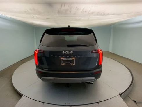 Used 2022 Kia Telluride EX w/ EX Premium Package FWD image 9