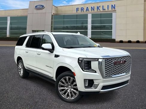 Used 2022 GMC Yukon XL Denali w/ Denali Reserve Package AWD/4WD image 1